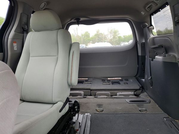 2016 TOYOTA SIENNA