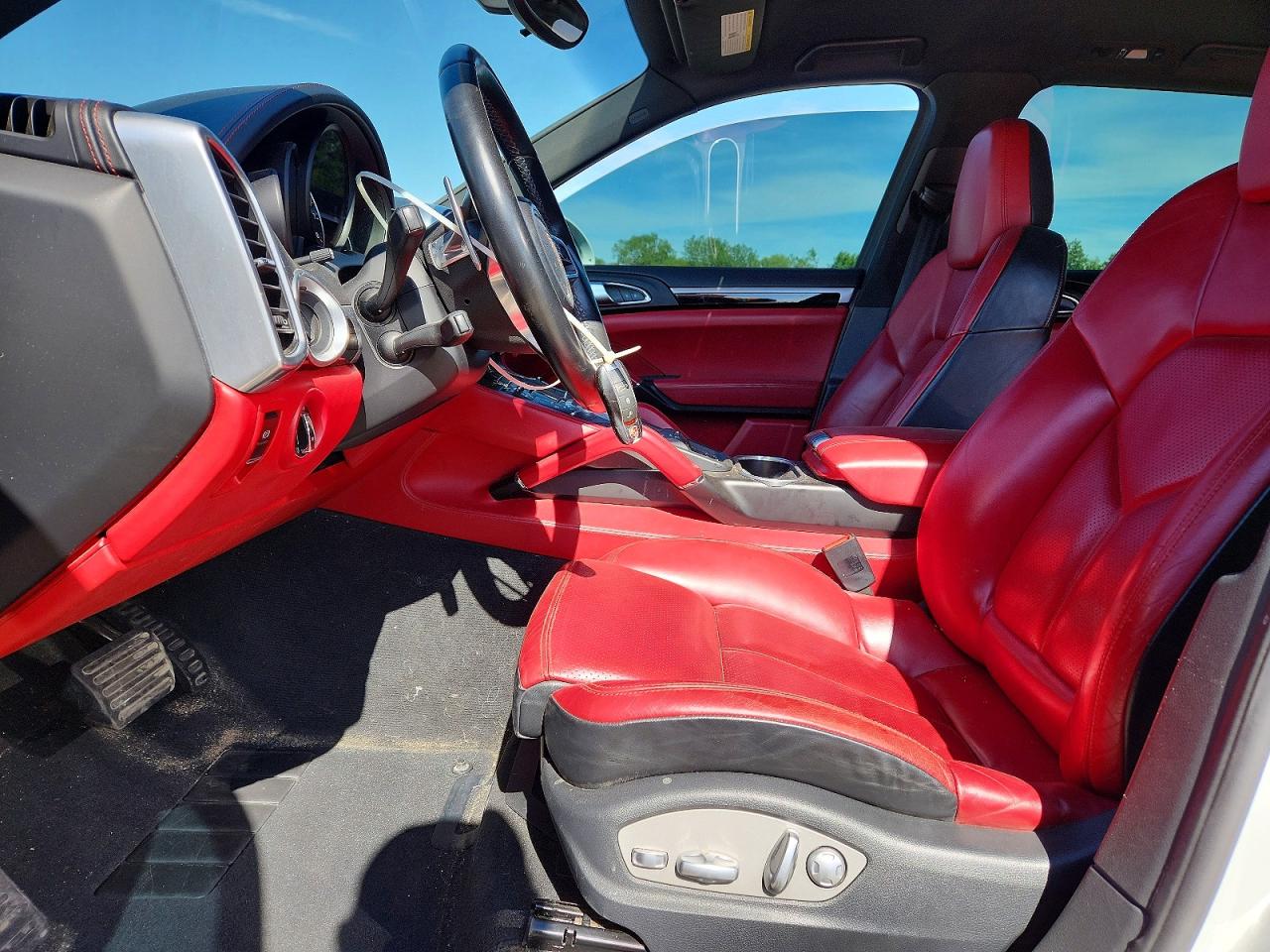 2016 PORSCHE CAYENNE