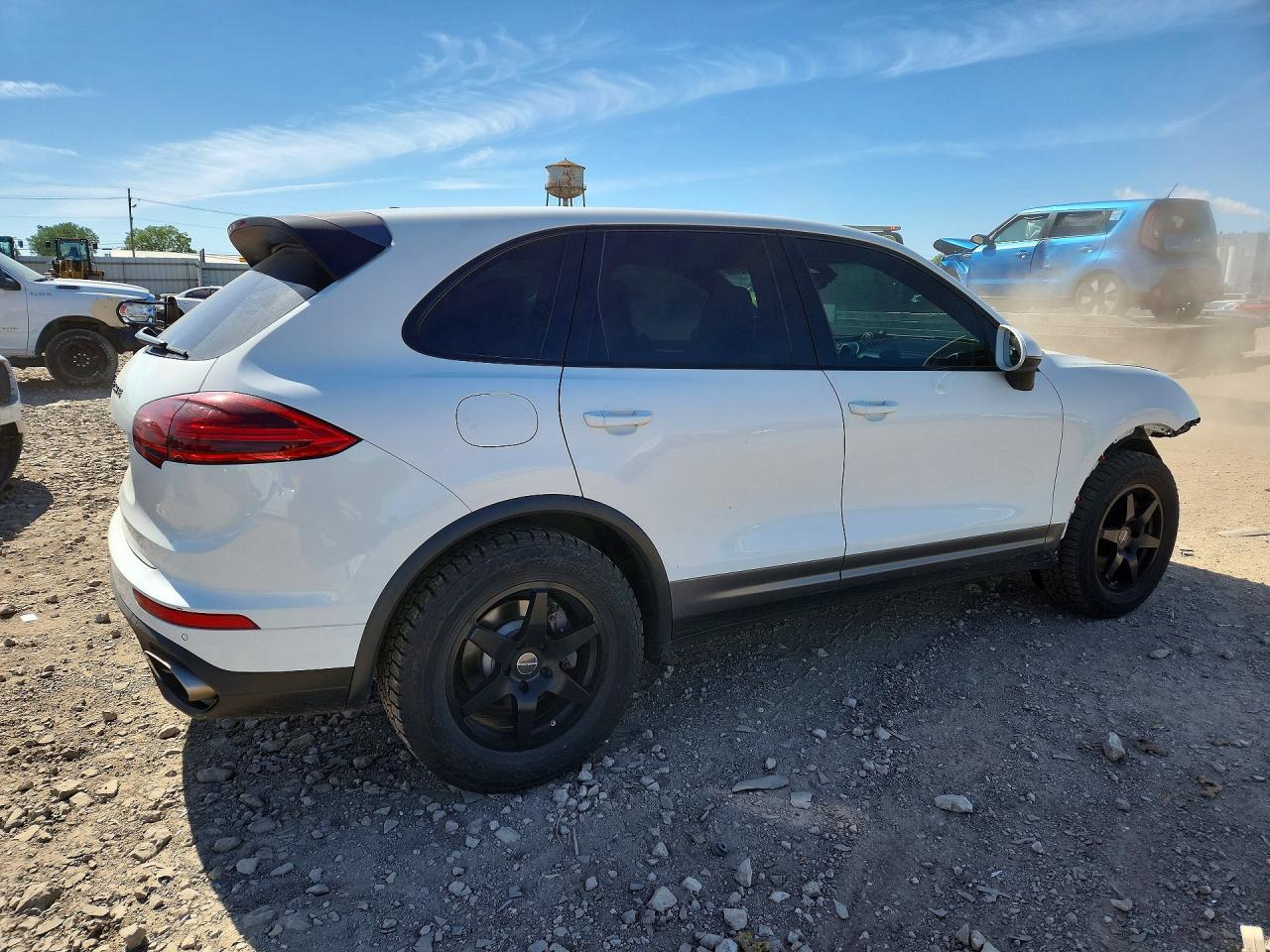 2016 PORSCHE CAYENNE