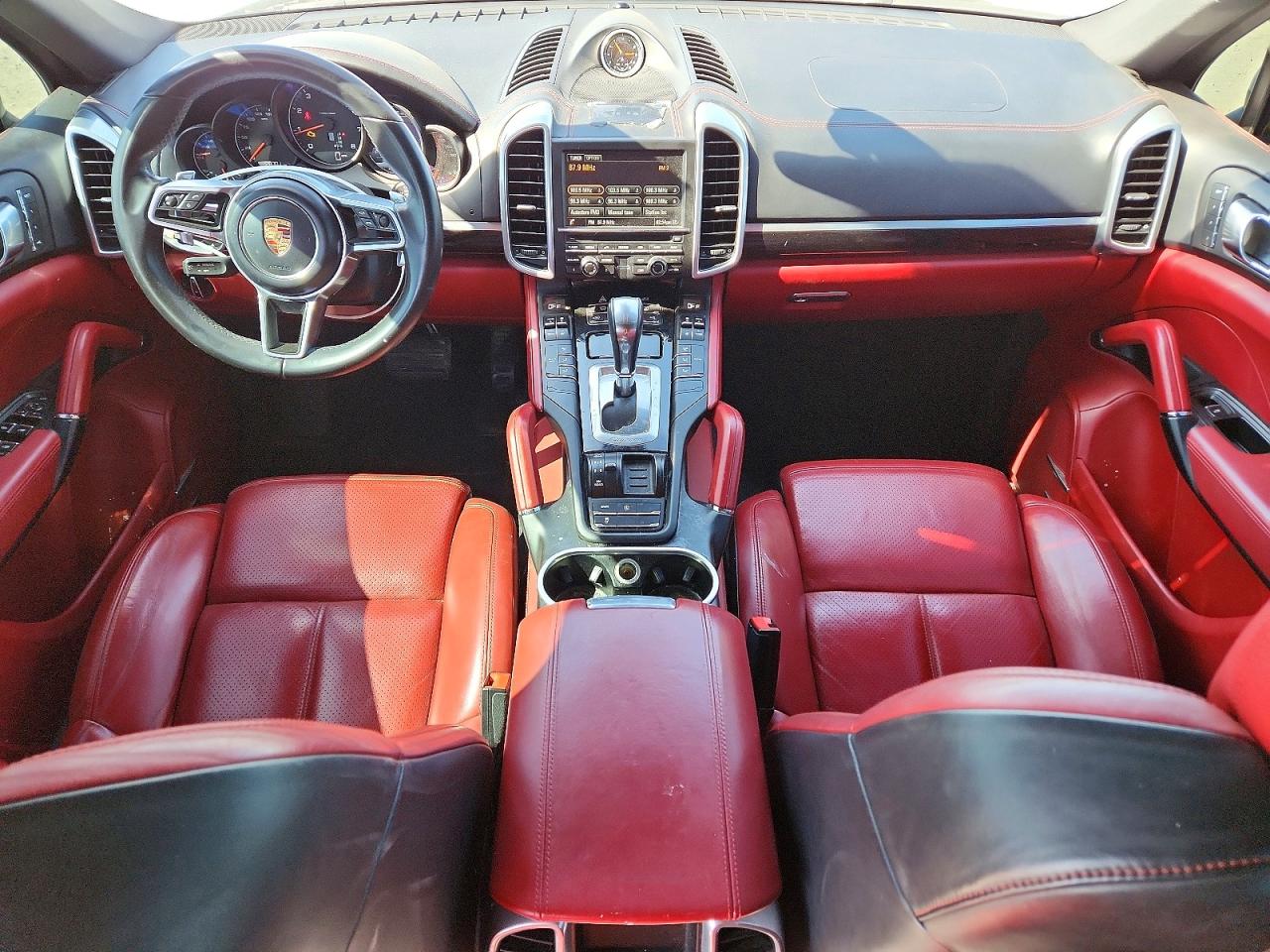 2016 PORSCHE CAYENNE