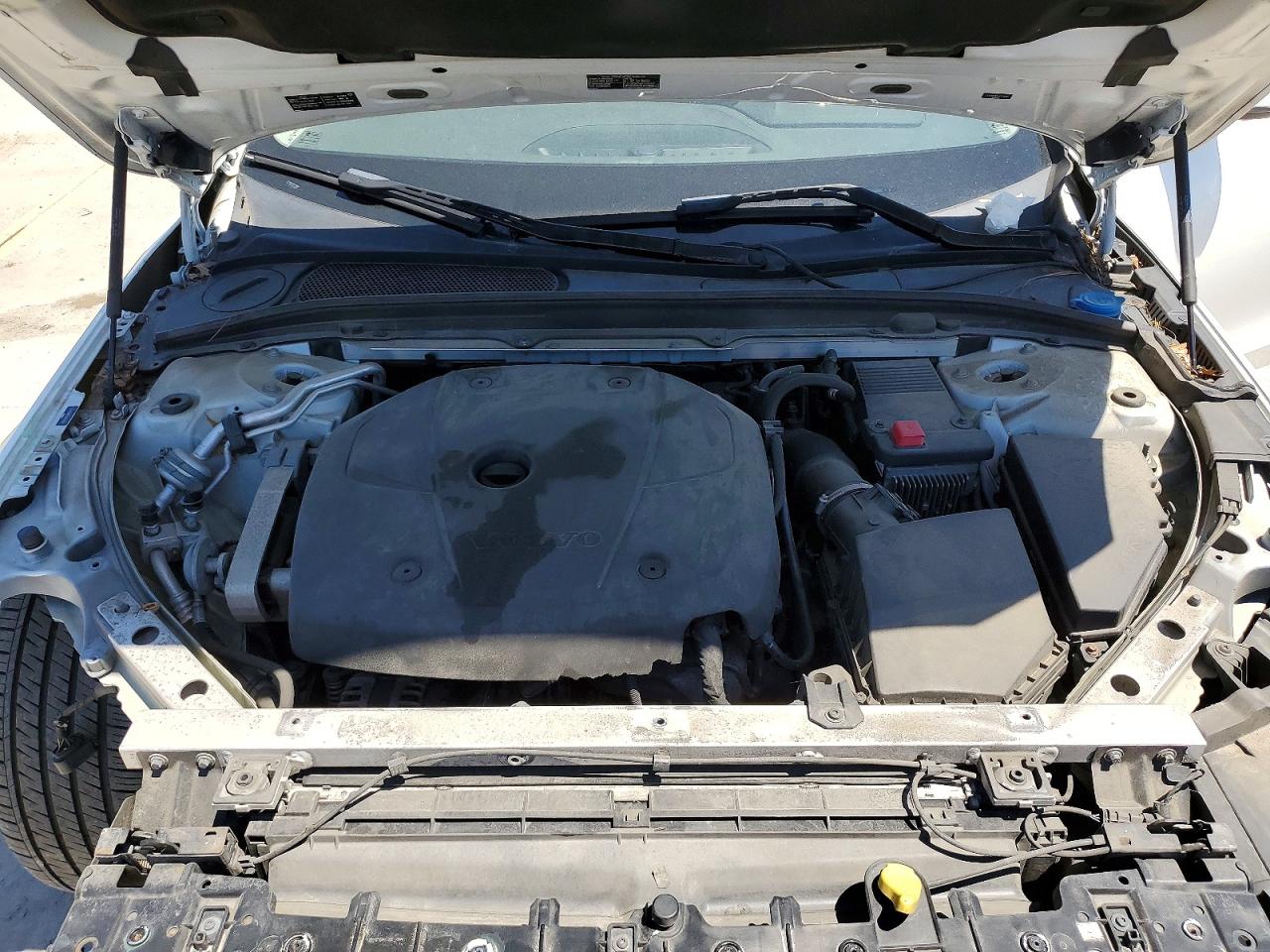 2018 VOLVO S90 Momentum