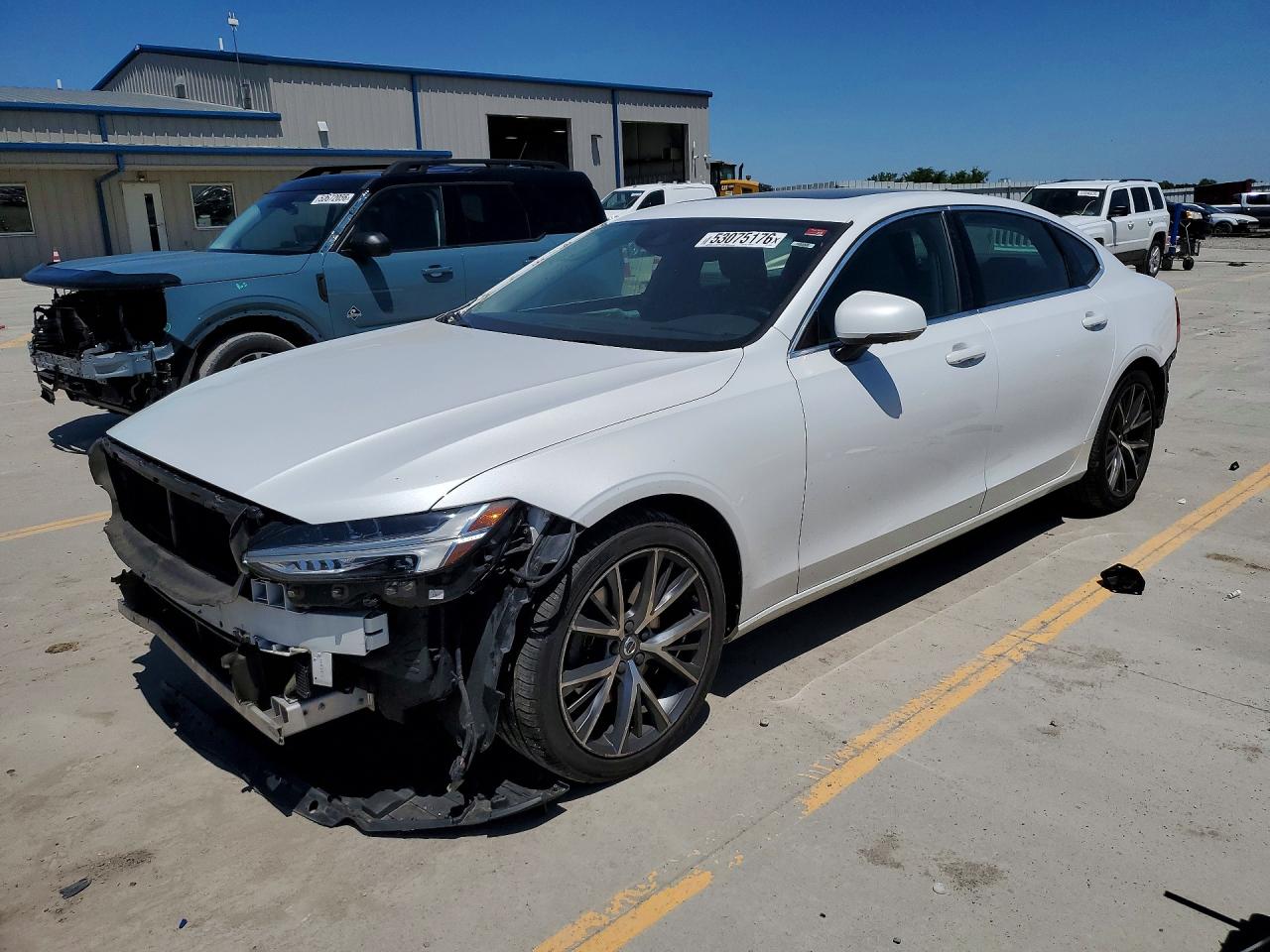 2018 VOLVO S90 Momentum