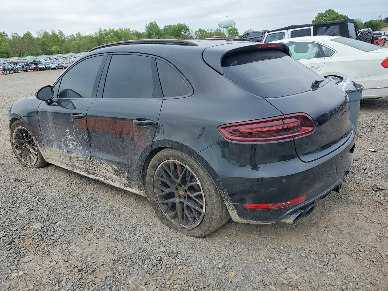 2017 PORSCHE MACAN