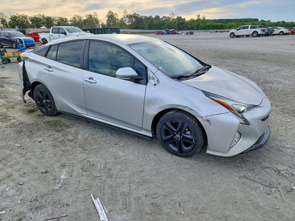 2017 TOYOTA PRIUS