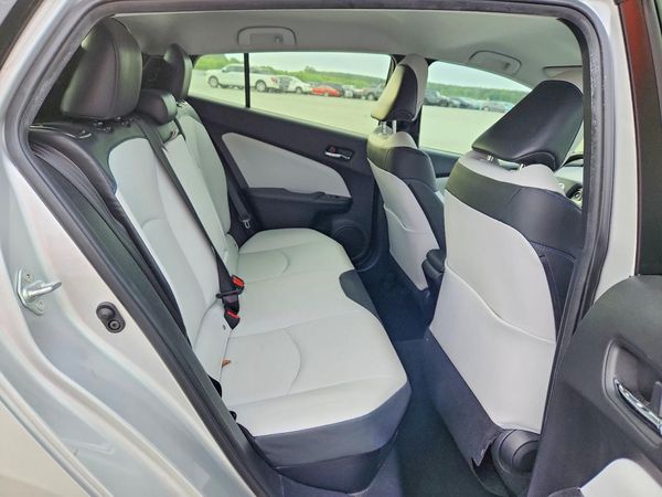 2017 TOYOTA PRIUS