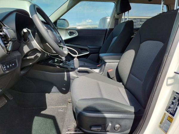 2024 KIA SOUL LX, S