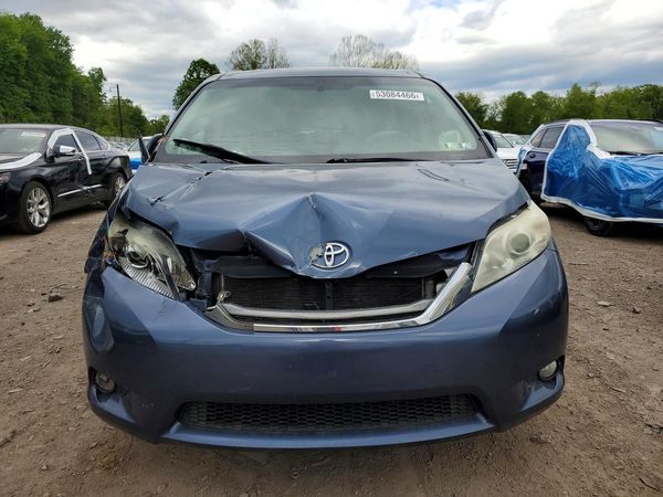 2014 TOYOTA SIENNA
