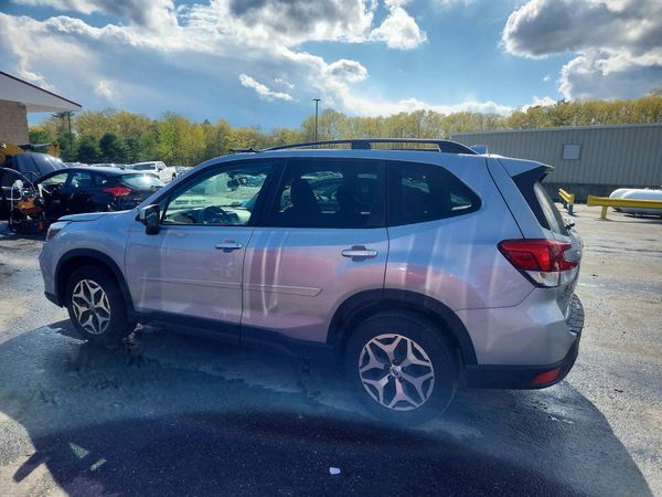 2021 SUBARU FORESTER