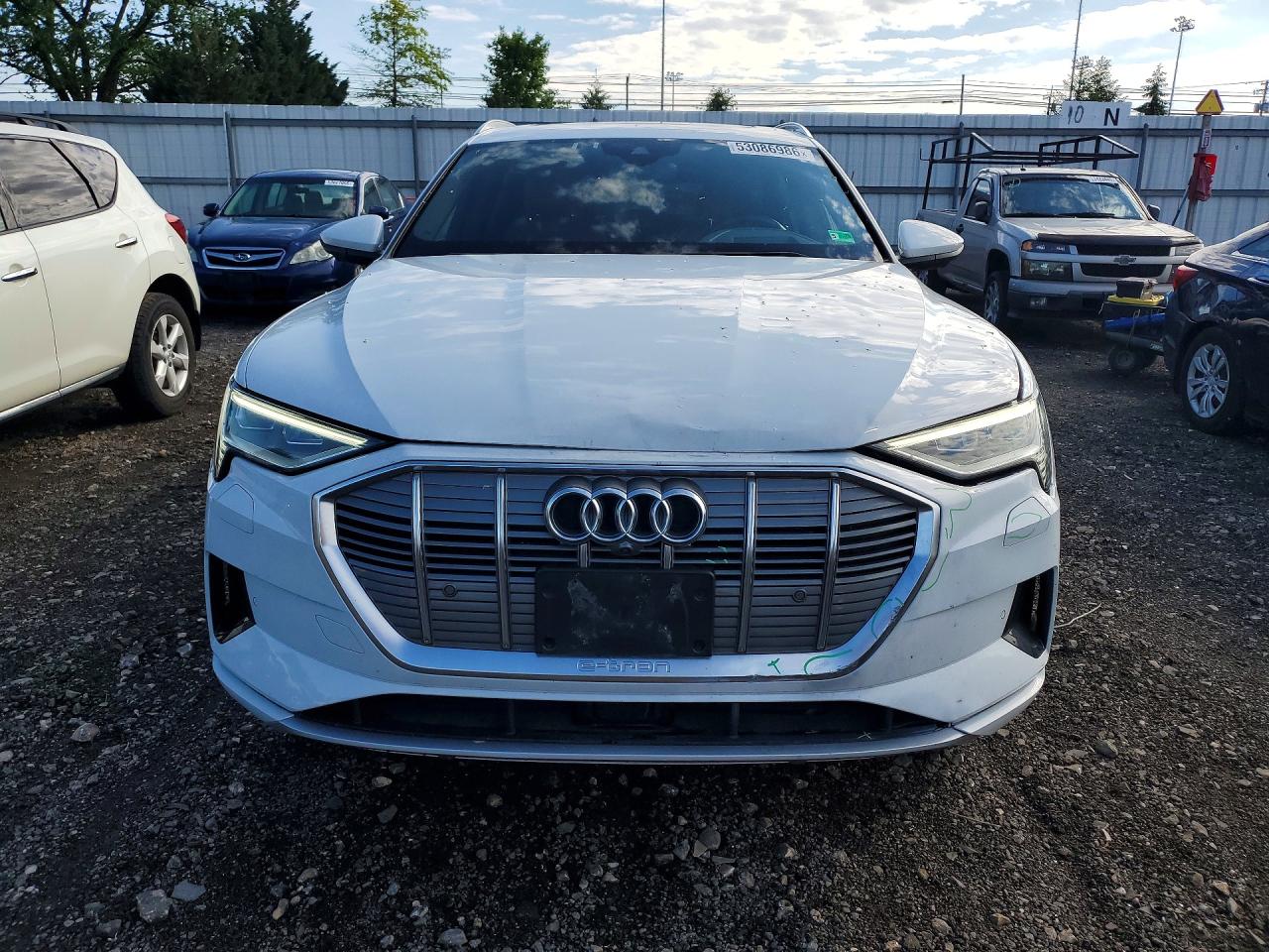 2019 AUDI E-TRON e-tron quattro Prestige