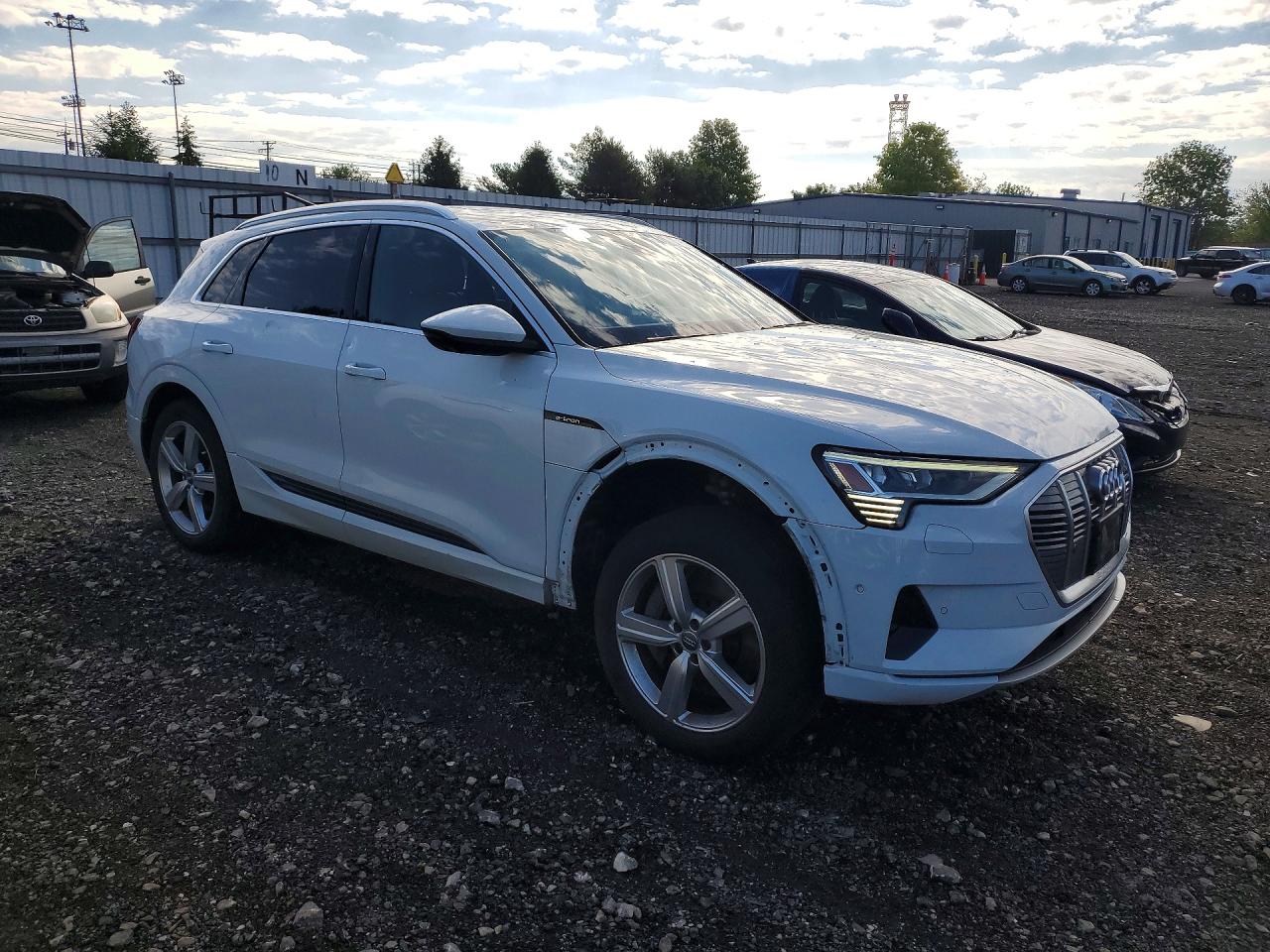 2019 AUDI E-TRON e-tron quattro Prestige