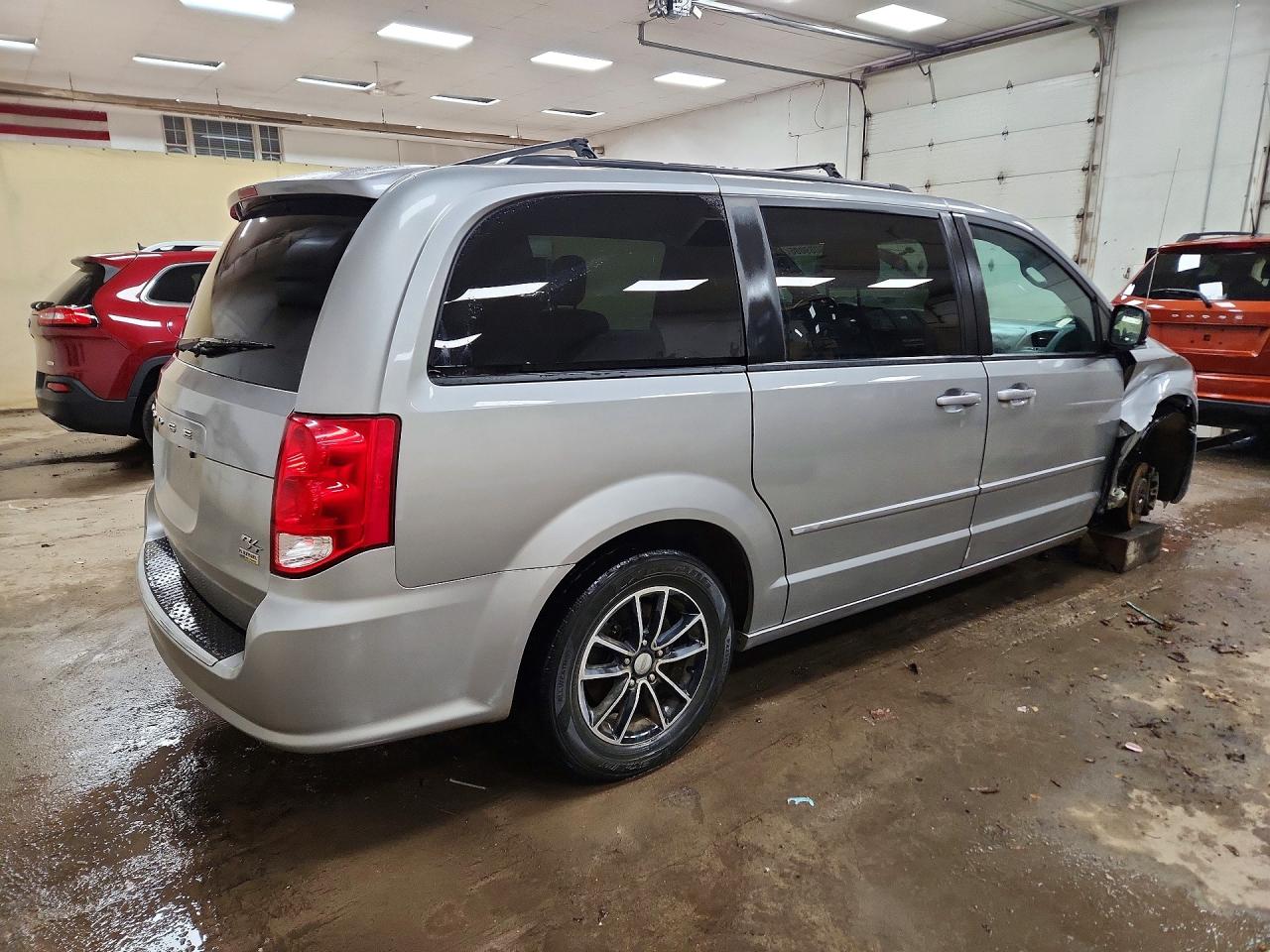 2016 DODGE GRAND CARAVAN R/T