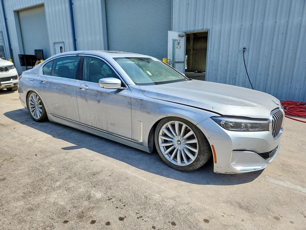 2020 BMW 740