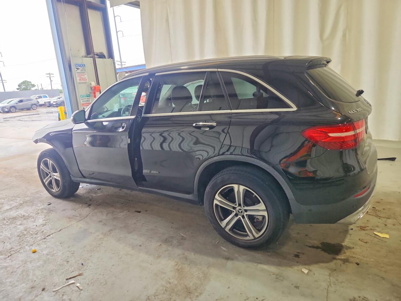 2018 MERCEDES-BENZ GLC GLC300