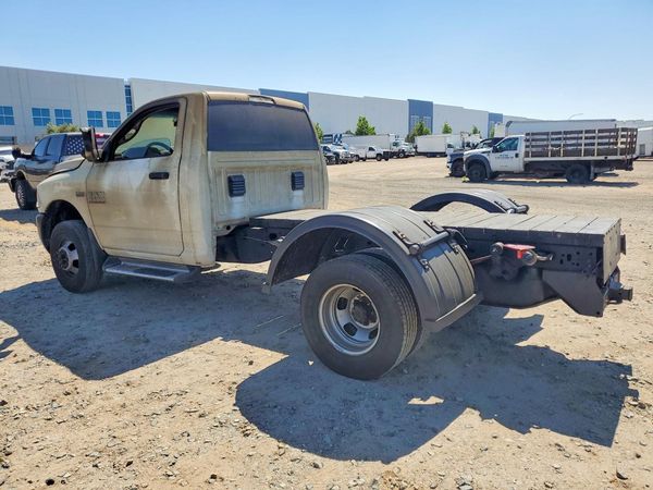 2014 RAM 3500 REG CAB CHASSIS — DSRA
