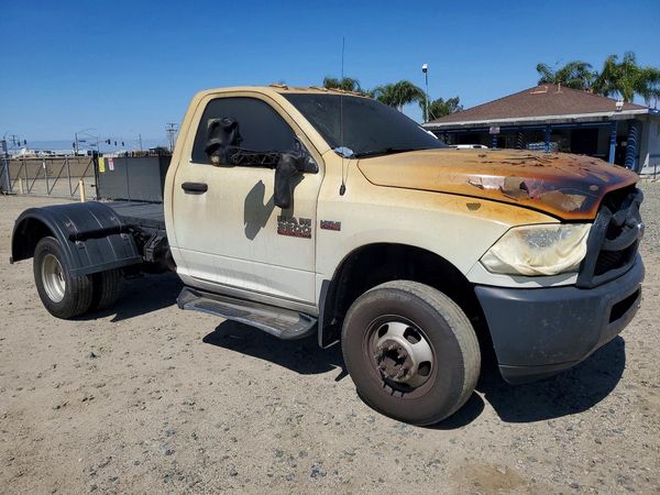2014 RAM 3500 REG CAB CHASSIS — Passenger 3/4