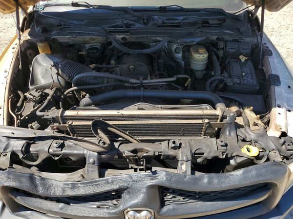 2014 RAM 3500 REG CAB CHASSIS — Engine bay