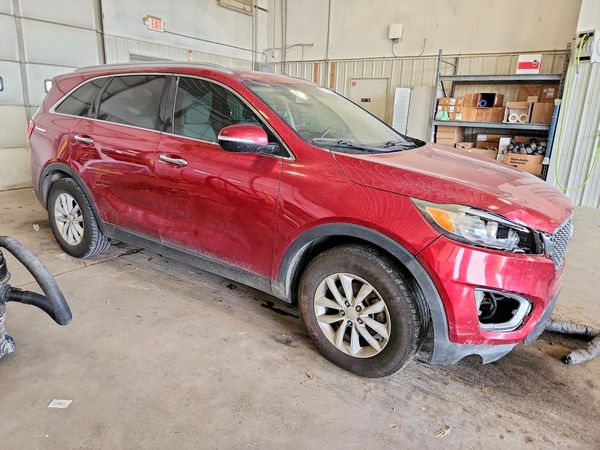 2016 KIA SORENTO L / LX