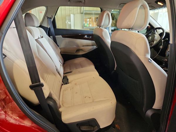 2016 KIA SORENTO L / LX