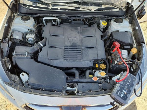 2018 SUBARU OUTBACK Limited+M/R+NAVI — Engine bay