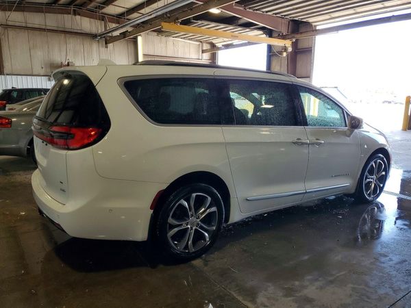 2022 CHRYSLER PACIFICA Pinnacle