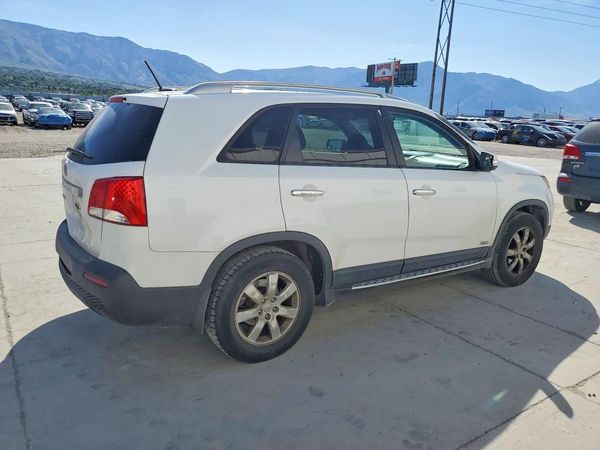 2013 KIA SORENTO Base / LX