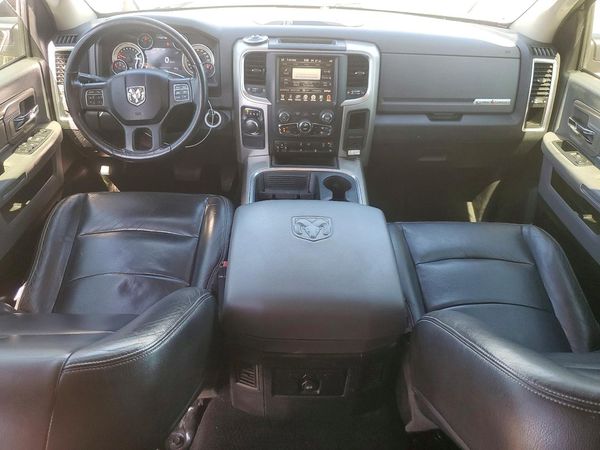 2016 RAM 1500 SLT