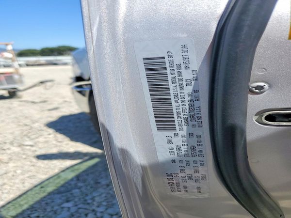 2016 RAM 1500 SLT