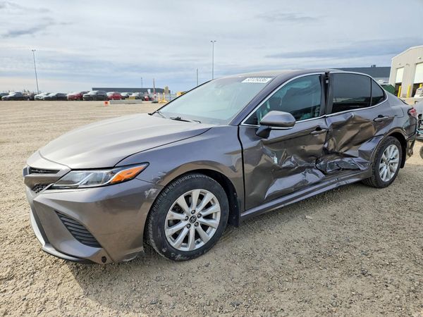 2019 TOYOTA CAMRY L/LE/SE/XLE — Front 3/4