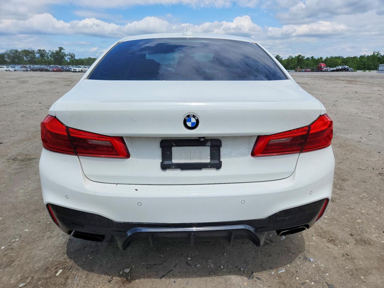 2018 BMW 530E