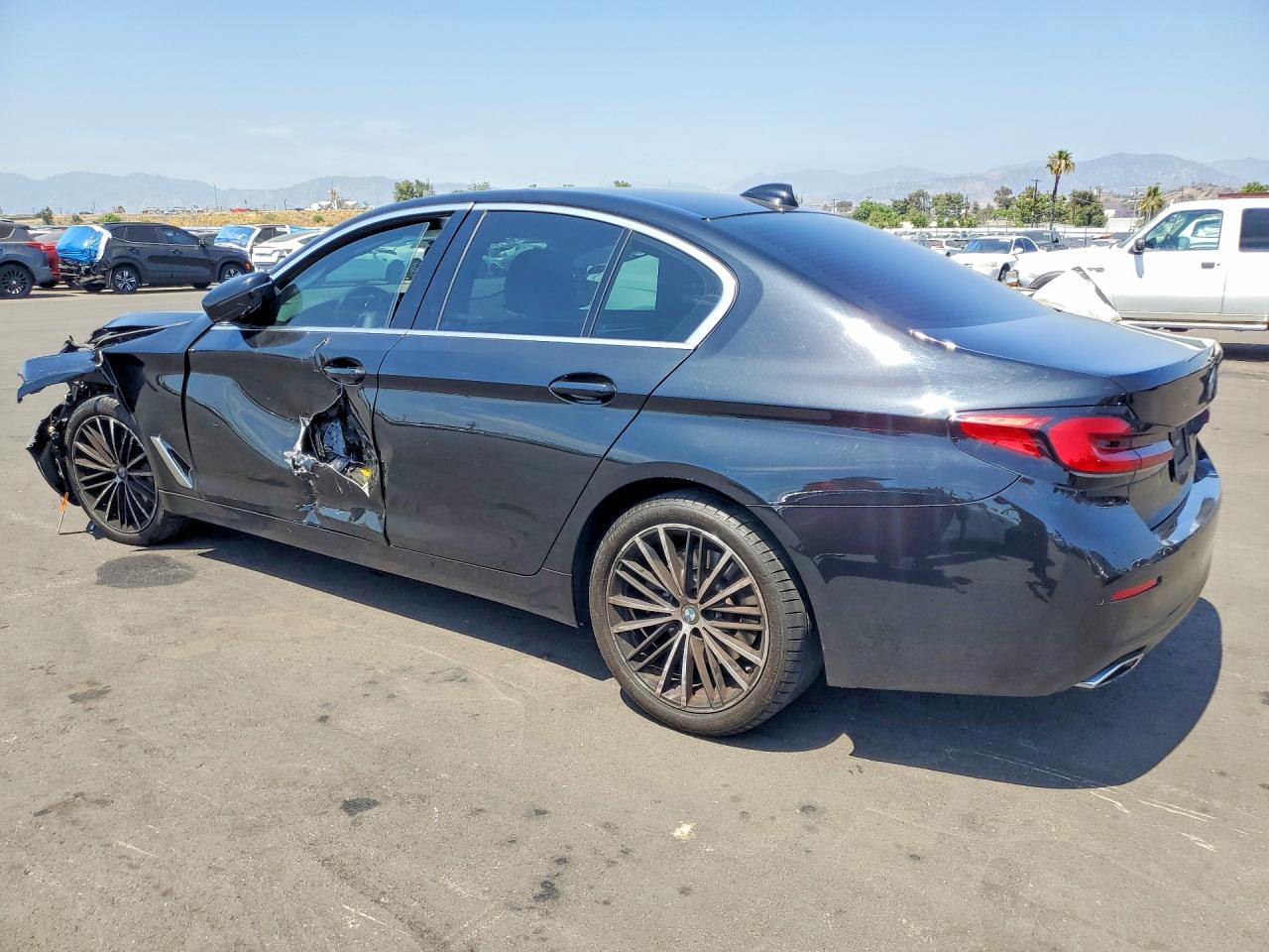 2023 BMW 530