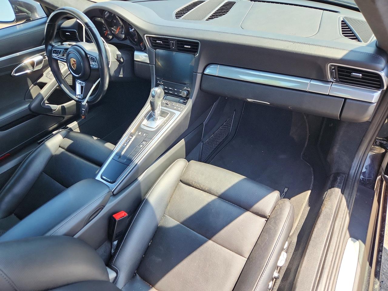 2017 PORSCHE 911