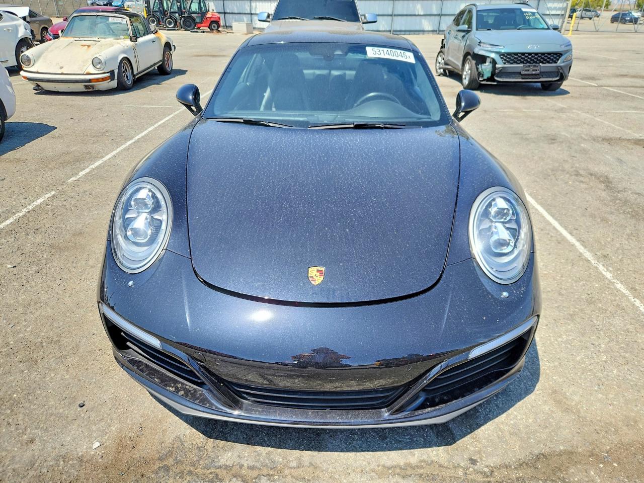 2017 PORSCHE 911