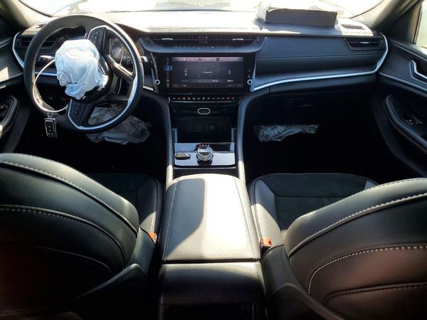 2026 JEEP GRAND CHEROKEE LAREDO 4X4