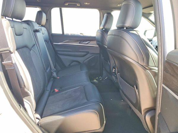2026 JEEP GRAND CHEROKEE LAREDO 4X4