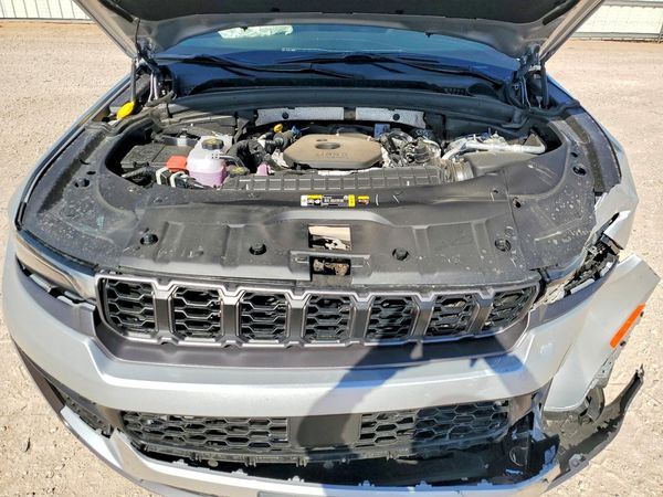 2026 JEEP GRAND CHEROKEE LAREDO 4X4