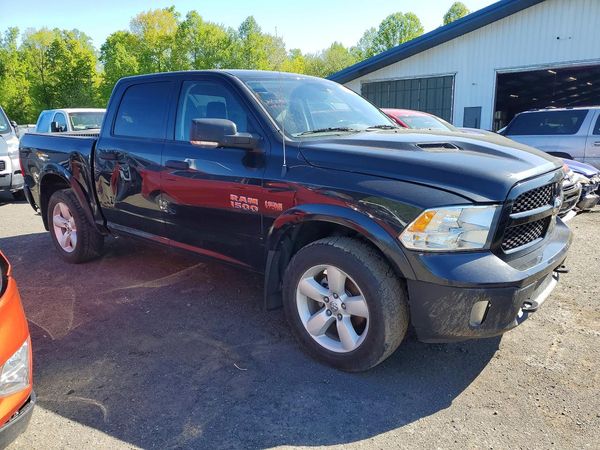 2015 RAM 1500 SLT — Passenger 3/4