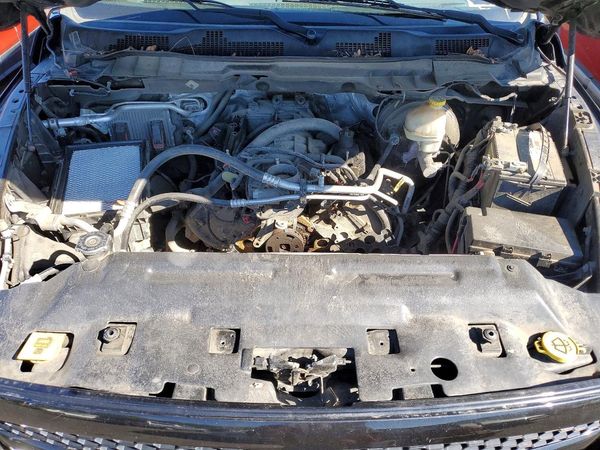 2015 RAM 1500 SLT — Engine bay
