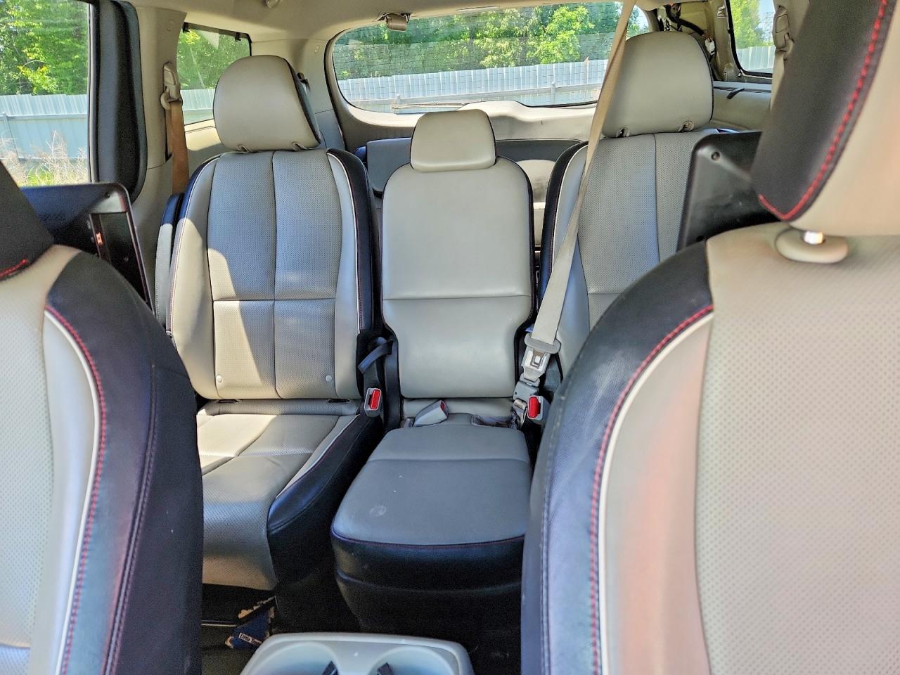2021 KIA SEDONA LX, EX