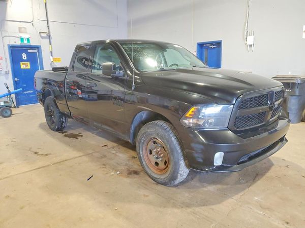 2018 RAM 1500 ST QUAD CAB 4X4