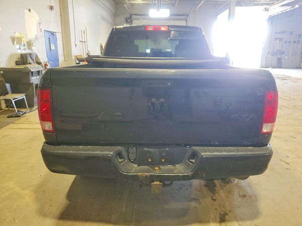 2018 RAM 1500 ST QUAD CAB 4X4