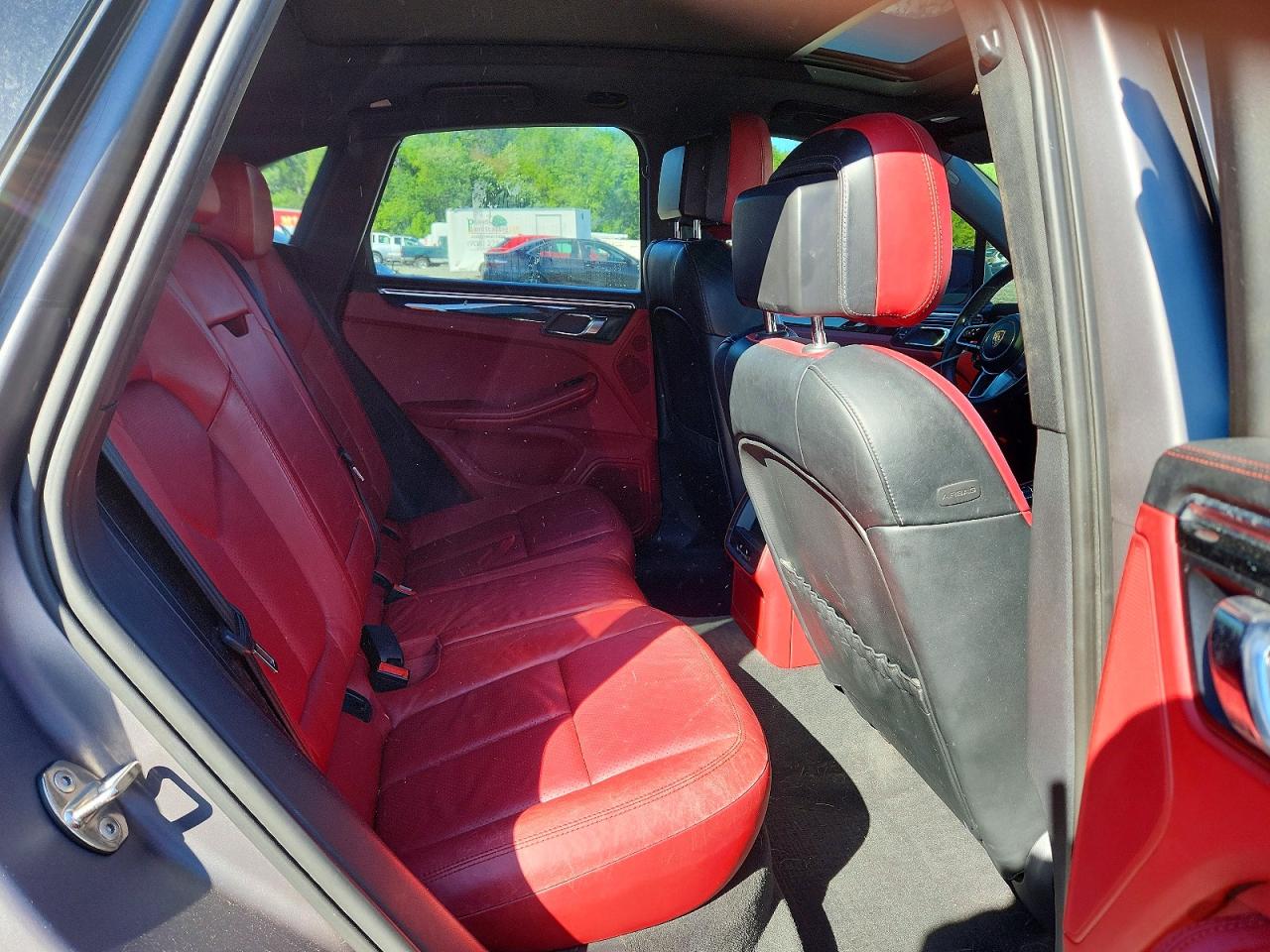 2015 PORSCHE MACAN