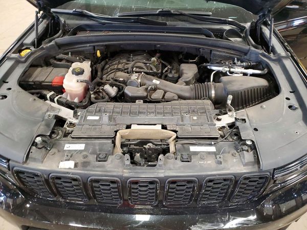 2023 JEEP GRAND CHEROKEE Laredo, Altitude