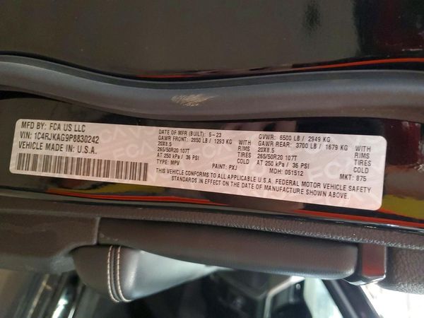2023 JEEP GRAND CHEROKEE Laredo, Altitude