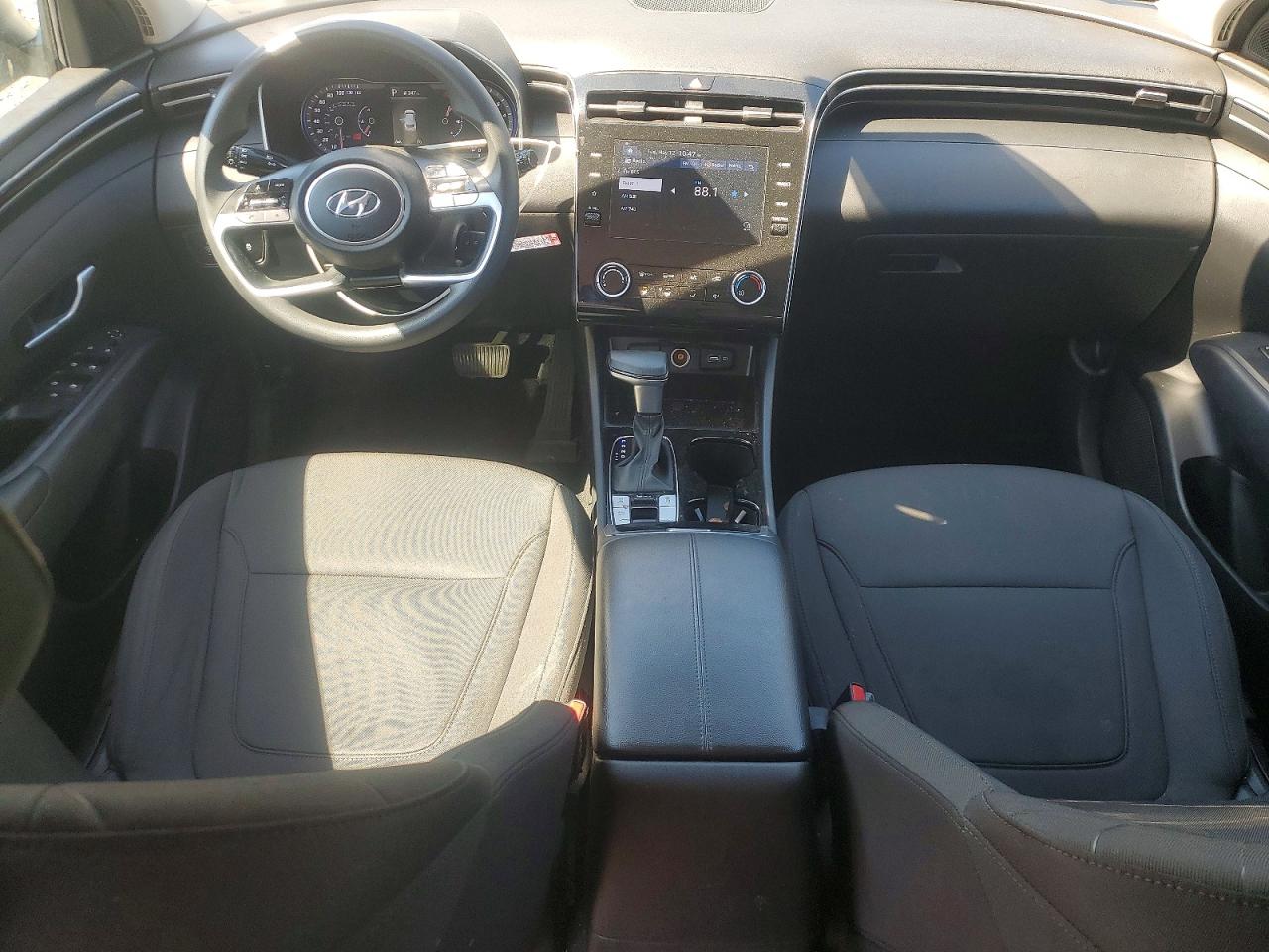 2022 HYUNDAI TUCSON SE