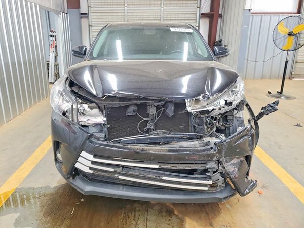 2017 TOYOTA HIGHLANDER