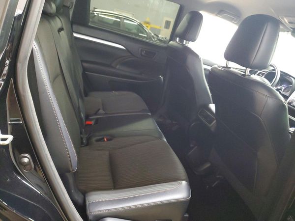 2017 TOYOTA HIGHLANDER