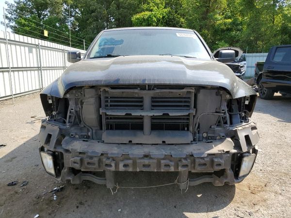 2015 RAM 1500 ST CREW CAB 4X2