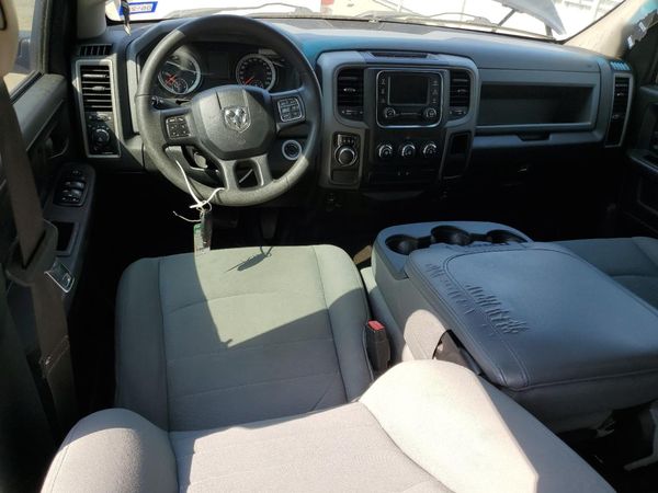 2015 RAM 1500 ST CREW CAB 4X2