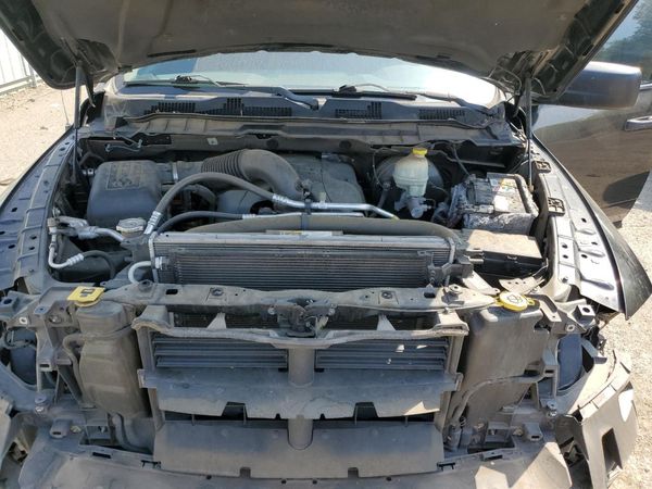 2015 RAM 1500 ST CREW CAB 4X2