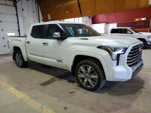 2025 TOYOTA TUNDRA Capstone